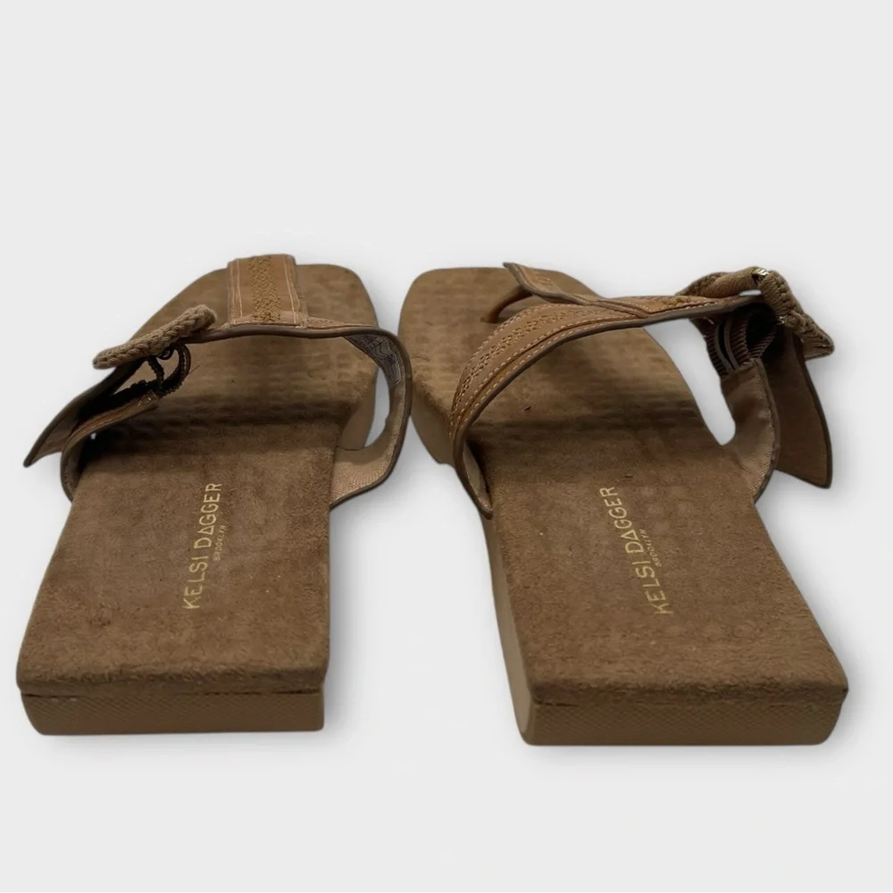 Anthropologie Kelsi Dagger Brooklyn Tan Square Flip Flop Sandals Wooden Size 7.5